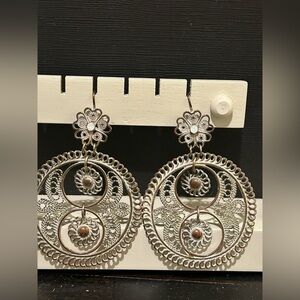 Vintage White and Gold Filigree Earrings